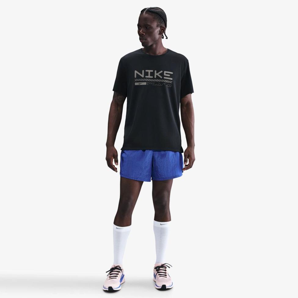 Чоловіча футболка NIKE M NK WINTER MILER SS TOP HV2676-010_image_4