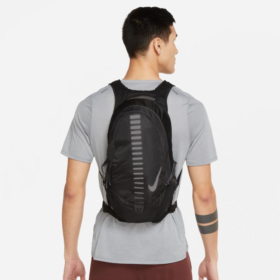 Рюкзак NIKE COMMUTER BACKPACK 15 L BLACK/ANTHRACITE/SILVER NS N.000.3567.045.NS_image_4