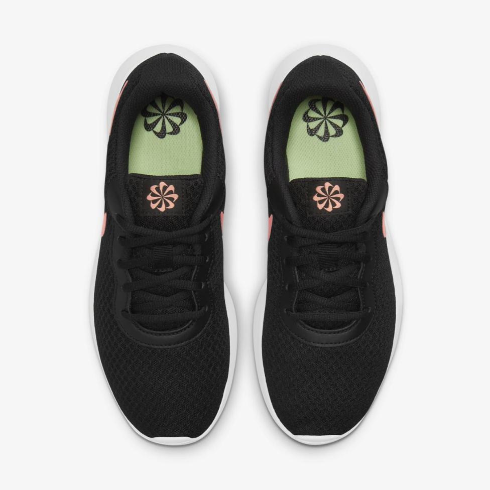 Женские кроссовки NIKE WMNS TANJUN DJ6257-001_image_4